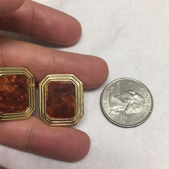 Vintage gold Avon clip on earrings - Picture 3 of 5